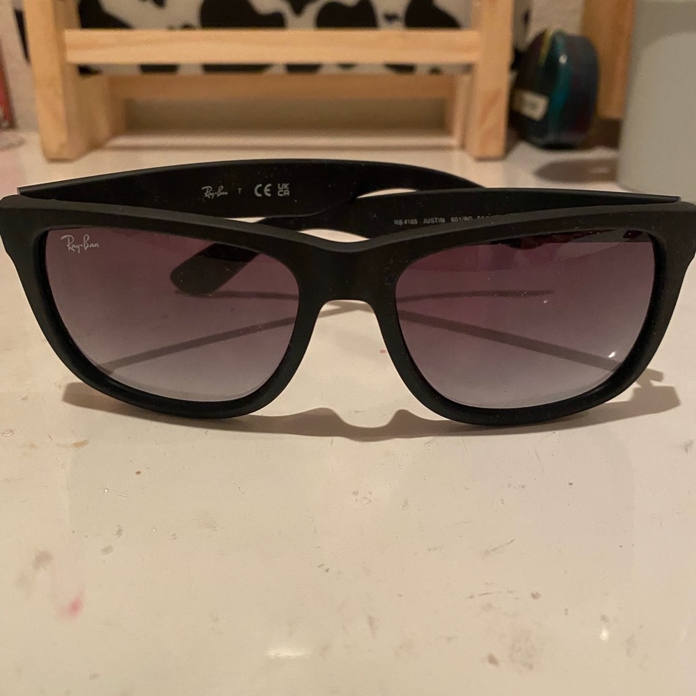 Unisex Ray Bans sunglasses never worn, no case
